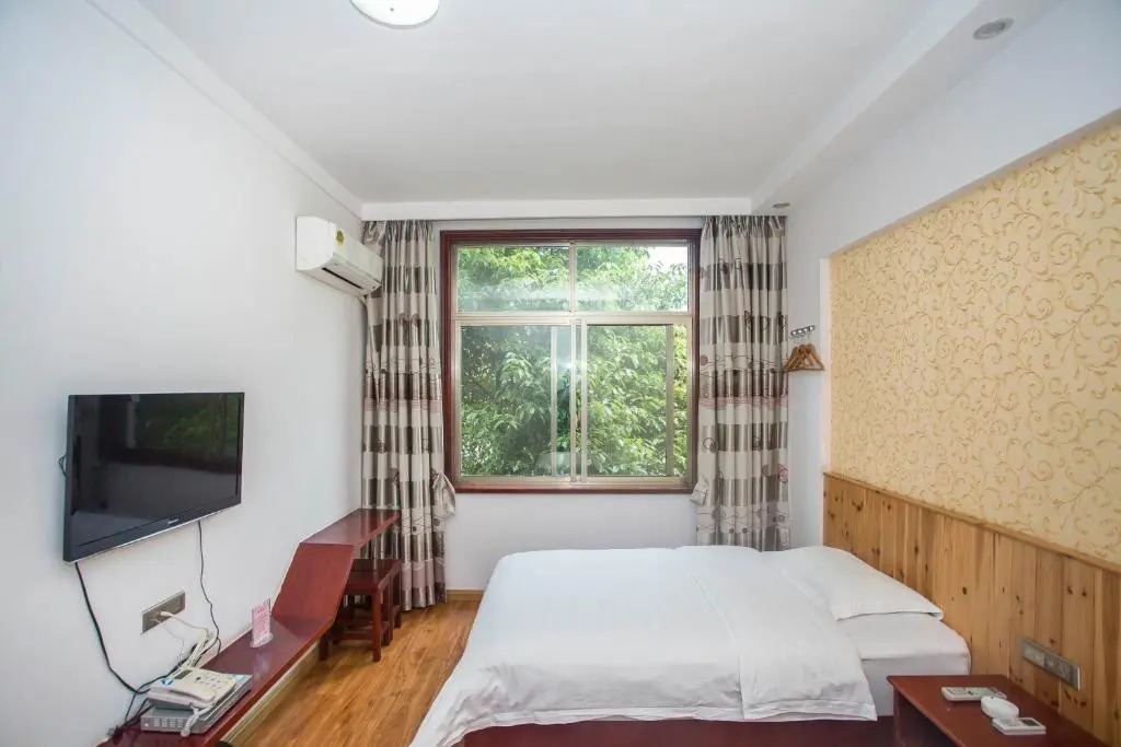Zhangjiajie Yijiaqin Hotel