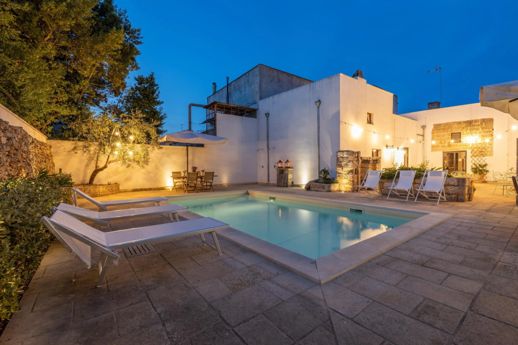 Large, Beautiful Apartment and Pool