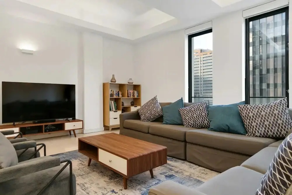 Spacious, Heritage 1 Bedroom Apartment in Cape Town