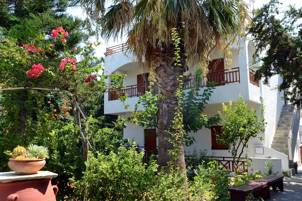 Ekati Apartments