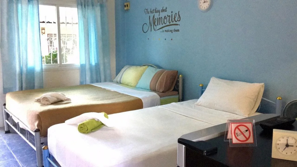 Апартаменты Aromdee Apartment
