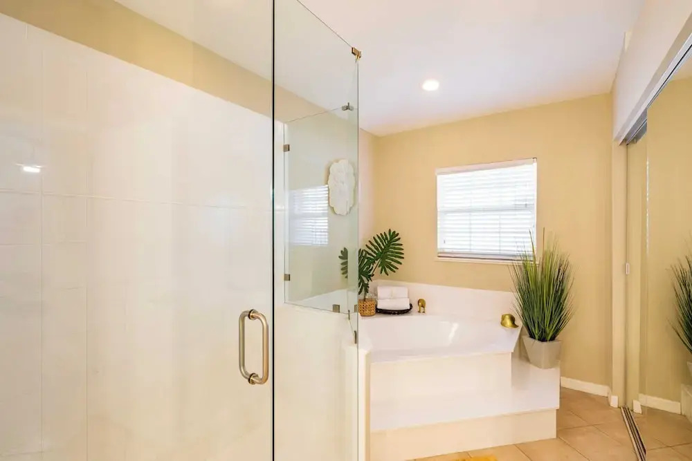 Private Pool, Firepit, Game Room Mins to Beaches + Community Amenities Casa Solara by Avantstay