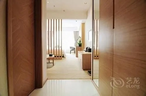 Wuhan Yuntai 6 Plus 1 Hotel