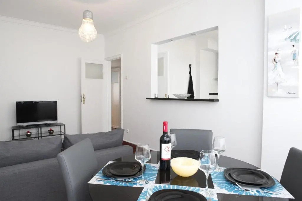 Comfortable and Central Apartment Cascais