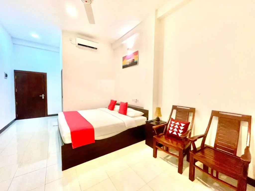 Hikka Holiday Inn