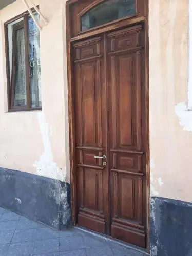 adin komnata udobstvami