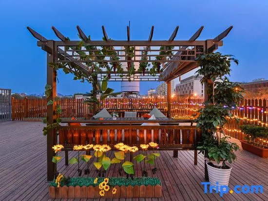 Qiuduo Hotel (Beijing Wangfujing Nanluoguxiang Branch)