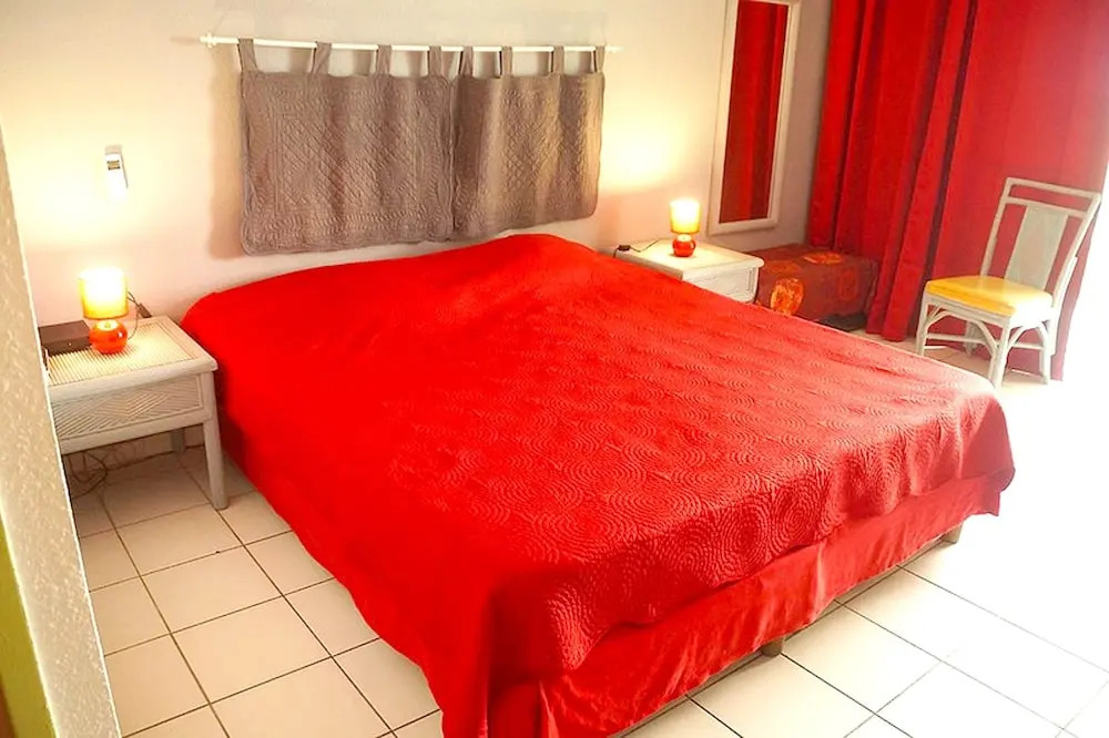 Studio in Le Gosier, With Wonderful sea View, Enclosed Garden and Wifi - 30 km From the Beach