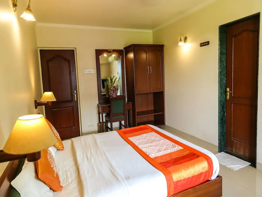 Lotus Hotel