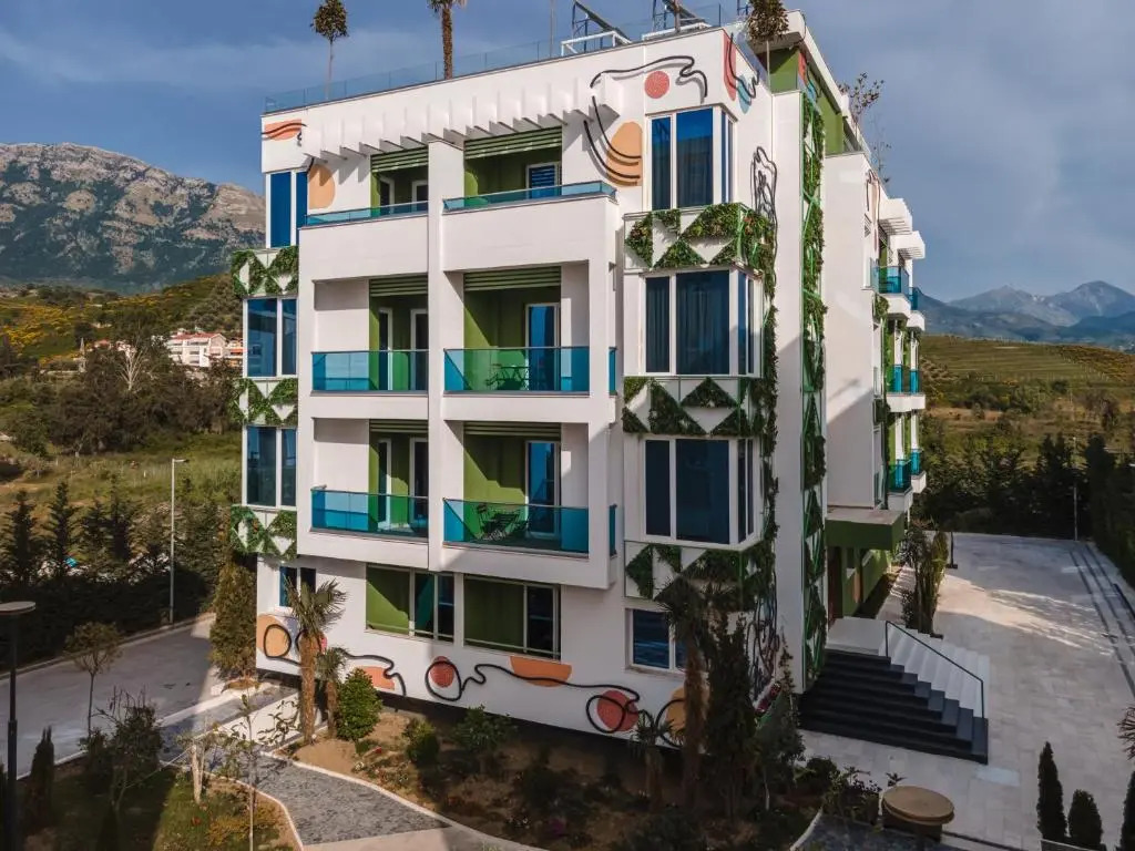 Ledina Hotel