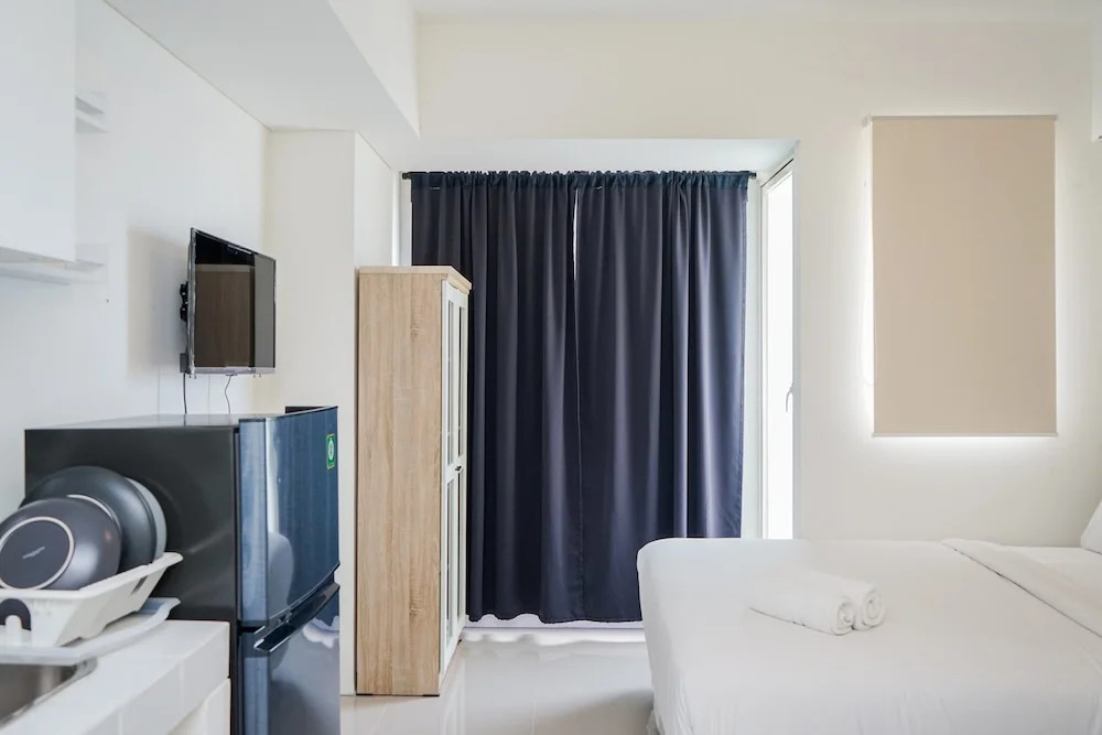 Beautiful and Comfy Studio at Silk Town Apartment