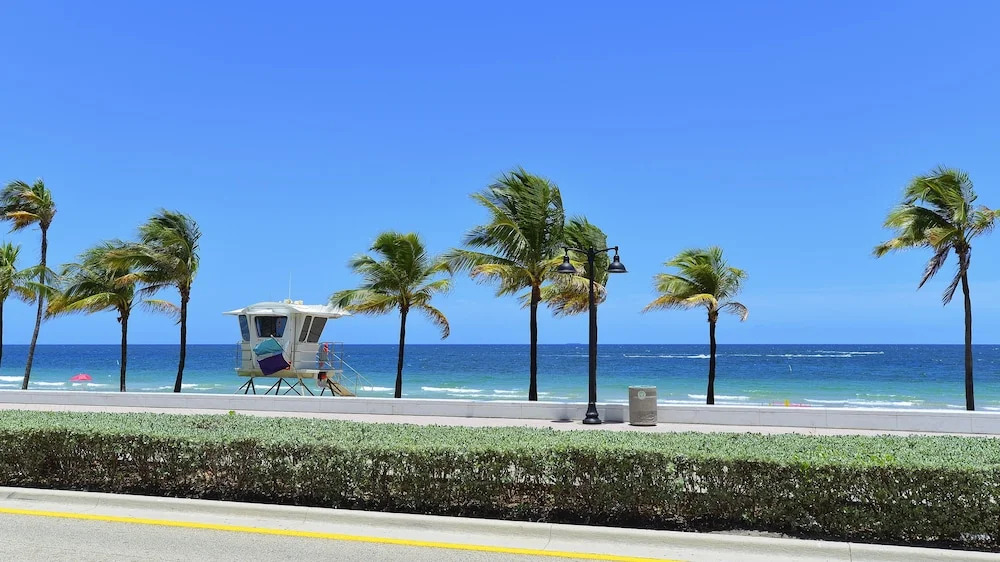 1315 North Ocean Blvd Townhouse by RedAwning
