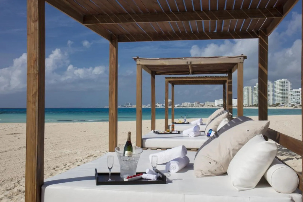 Altitude at Krystal Grand Cancun - All Inclusive
