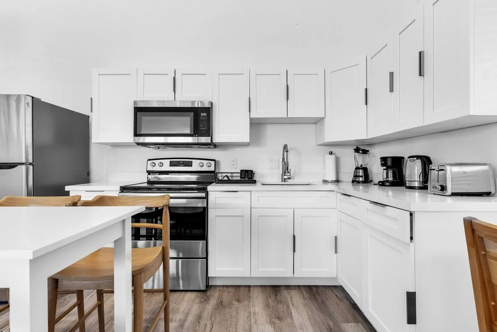 Stylish & Modern 4BD Home