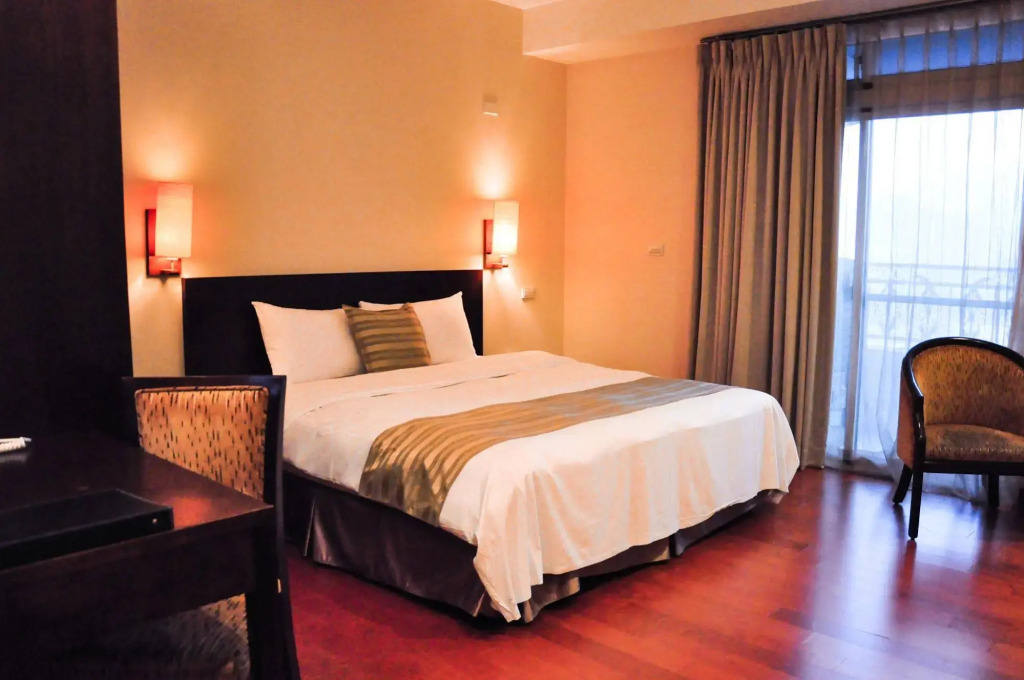 9 Hotel