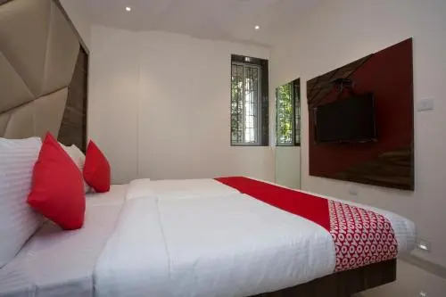 Oyo Flagship 23993 Victoria Grand Colaba