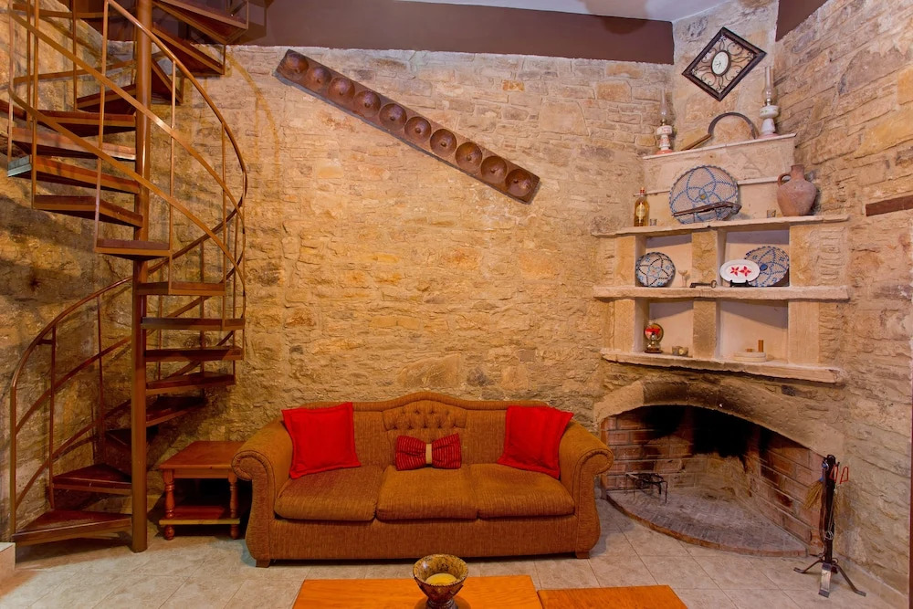 Rodoulas Traditional Village House