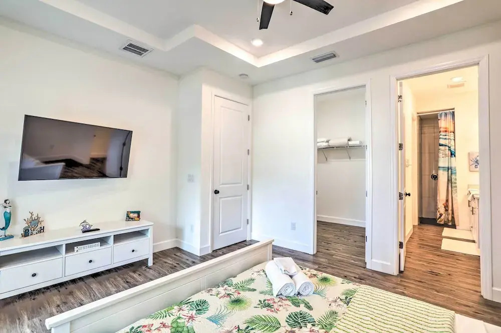Family-friendly Tampa Home < 3 Mi to Ocean!