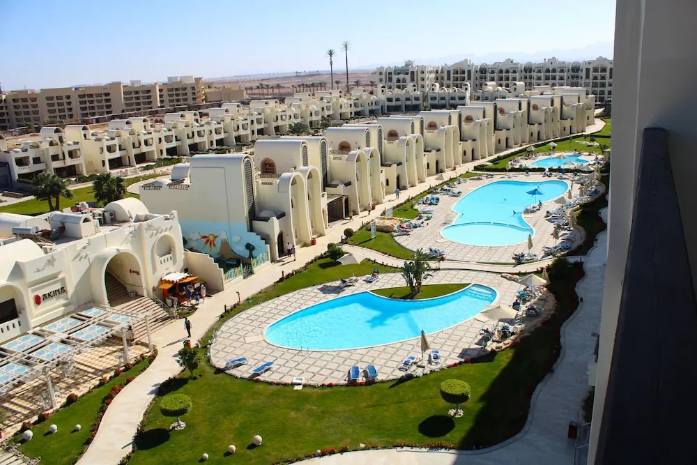 Beachfront in 5 Star Hotel With Reef Hurghada