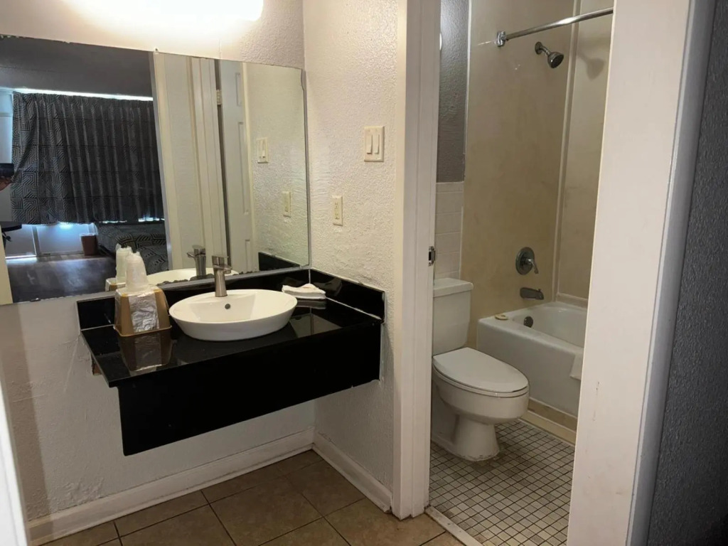 Motel 6-Tifton, GA