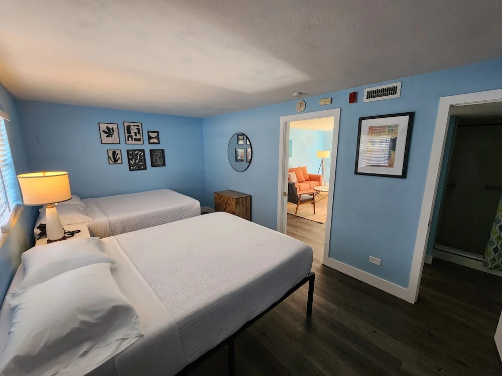 Breezy Palms Resort