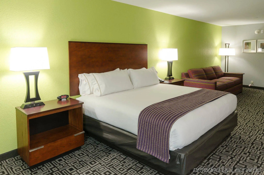 Holiday Inn Express Hickory - Hickory Mart by IHG