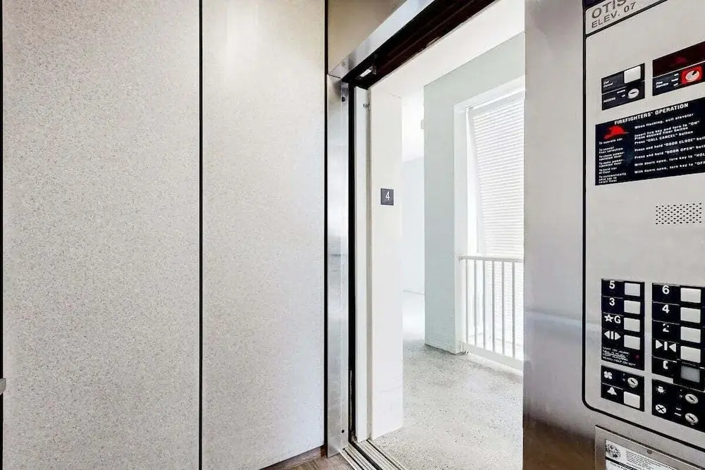 Second Floor, Dog-friendly Condo With Shared Pool, High-speed Wifi, & Central AC