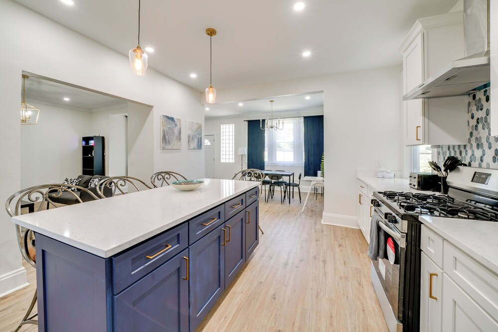 4 Mi to Dtwn: Pet-friendly Home in Pittsburgh