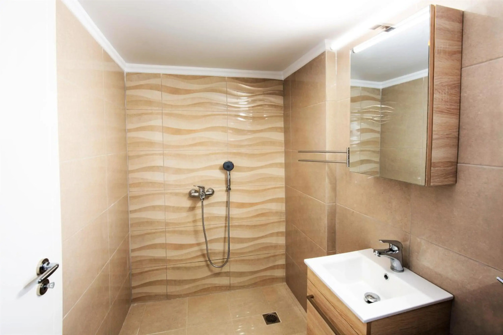 Lycabettus Quiet Renovated Apartment