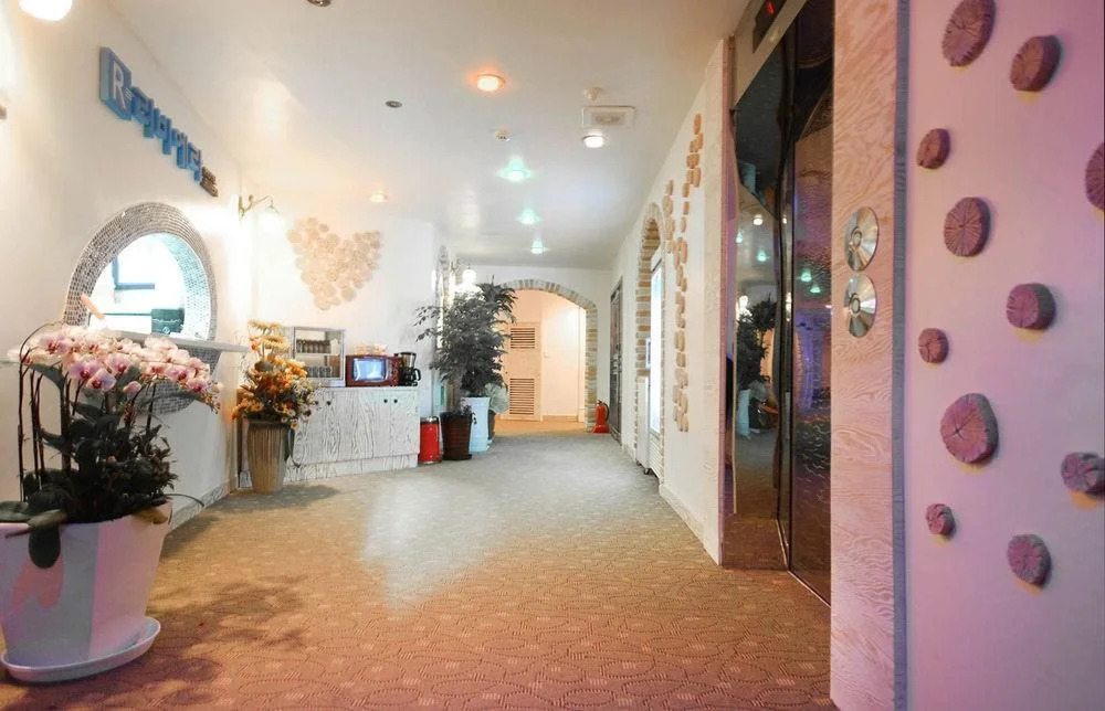 Riviera Motel