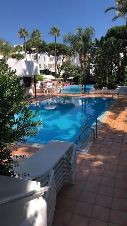 White Pearl Beach L2