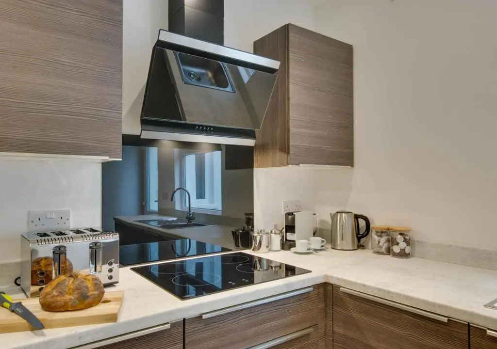 Drws Nesaf Cardiff Townhouse