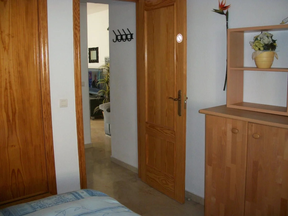 1 Bedroom Penthouse On Front Line Of The Beach