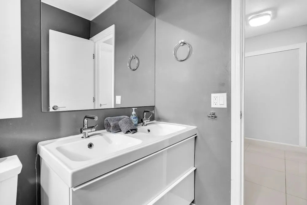 Hollywood Hills 3BD Home
