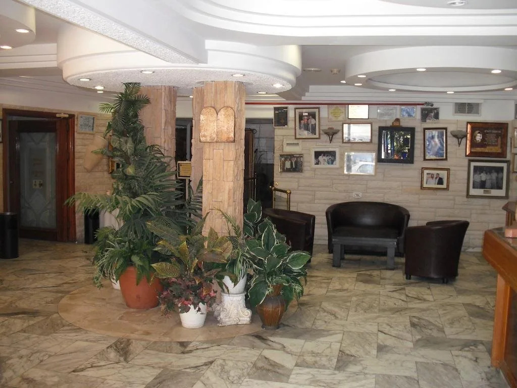 King Koresh Hotel