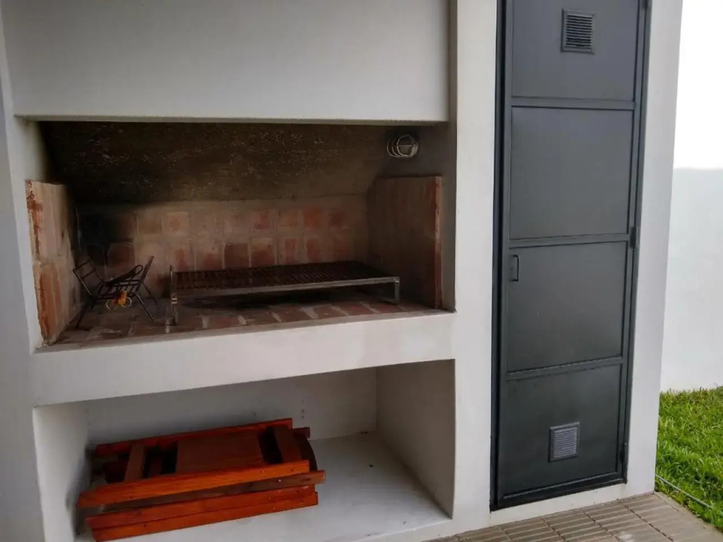 Hermoso y amplio duplex de categoría, excelente ubicacion, zona residencial