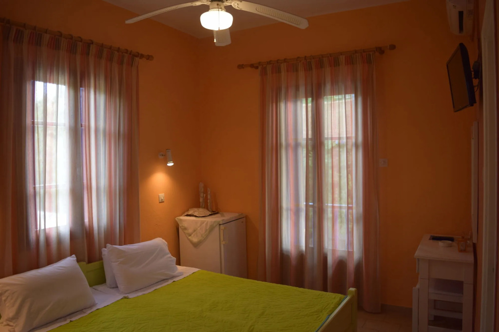 Christinis Guest Rooms