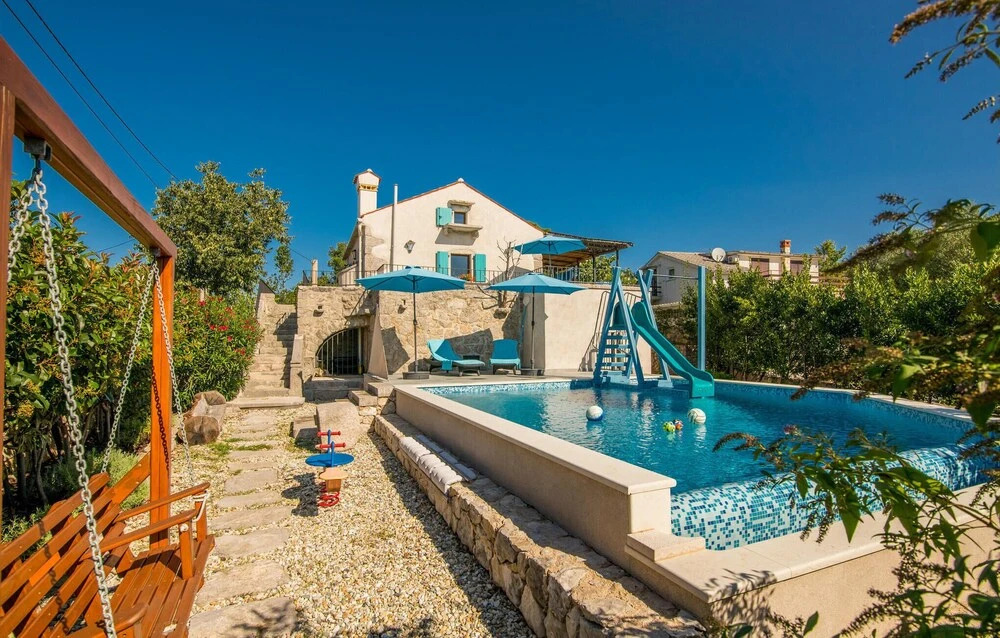 Awesome Home In Kornic
