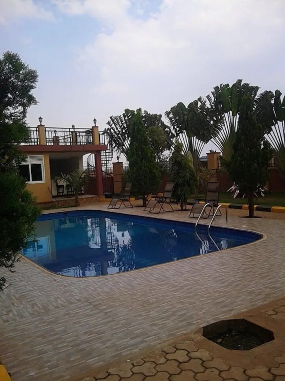 Makutano Hotel