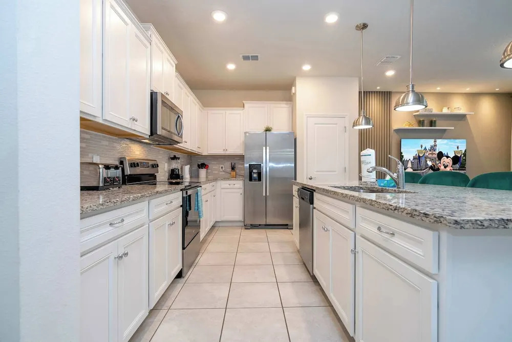 Luxury Townhouse w/ Private Pool Near Clubhouse