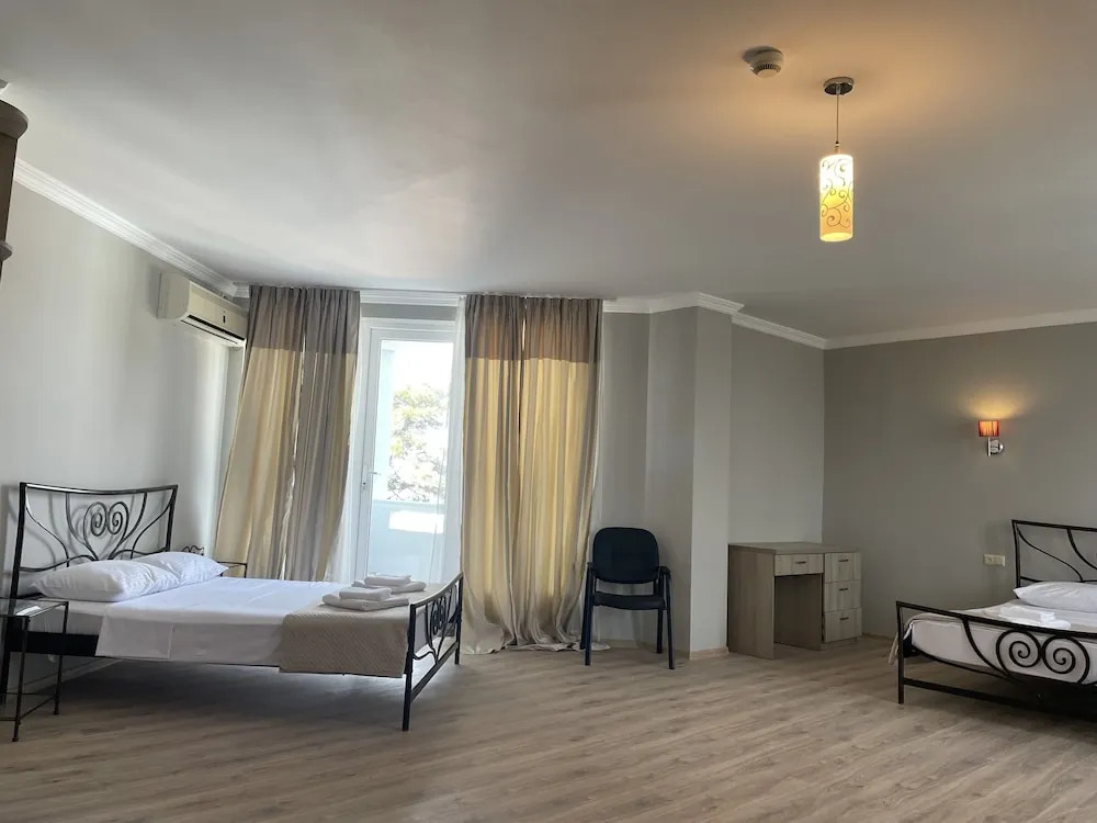 Argo Hotel
