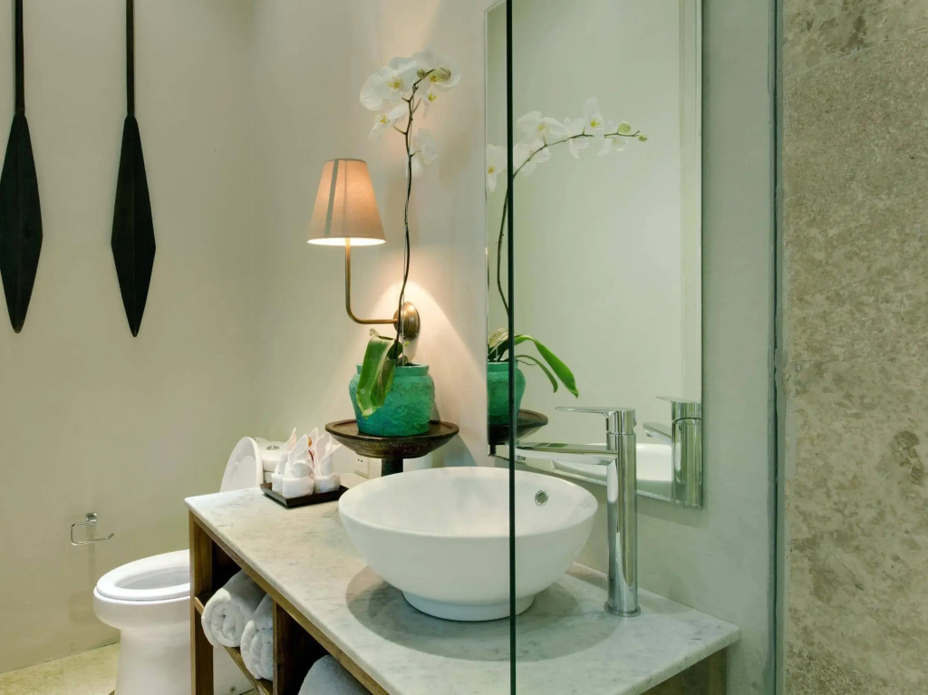 Room & Vespa 3 - Relaxing Stay Center Seminyak