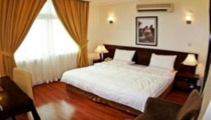 Le Mirage Executive Suite