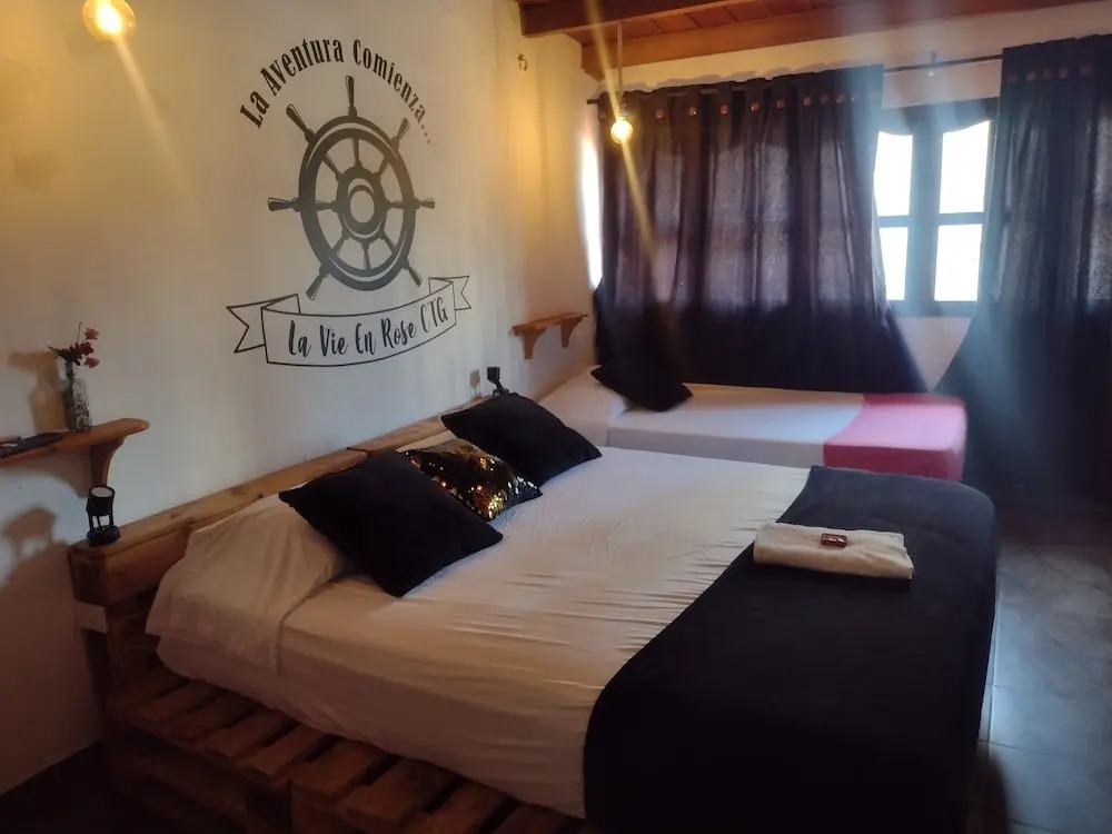 Hostal y Restaurante La Vie En Rose