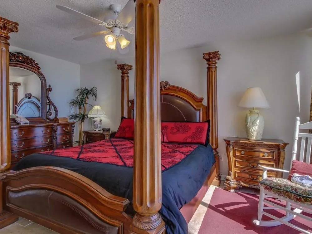 Long Beach Luxury 3 1006