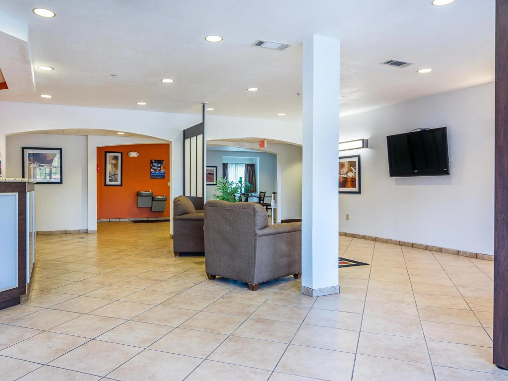 Motel 6 Canton, GA