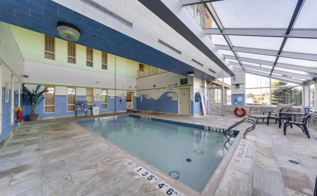 Monte Carlo Inn Barrie - Newly Renovated