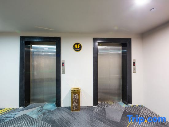 Haoyue Business Hotel(Shijiazhuang Tianshanhai World White Buddha Passenger Transport Terminal)