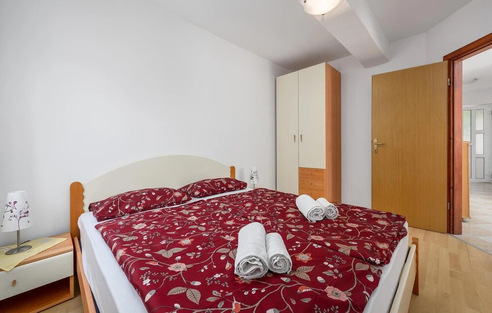 Nice Home in Porec With Wifi and 2 Bedrooms