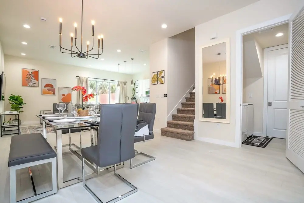 Upstay - Disney Themed House - Sleeps 16